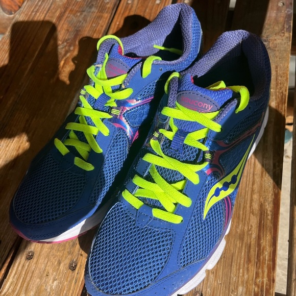 Women’s 11 neon lime green and blue ASICS athletic running shoes - Picture 2 of 7